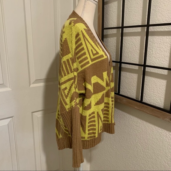 Pearl yellow and brown open cardigan sweater size small - Picture 2 of 7